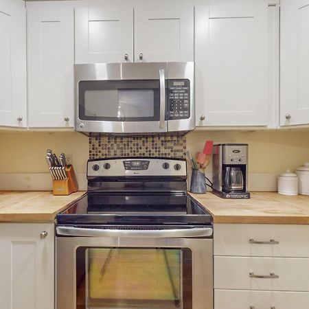 Mountain Breeze Getaway Condos Warren Room photo