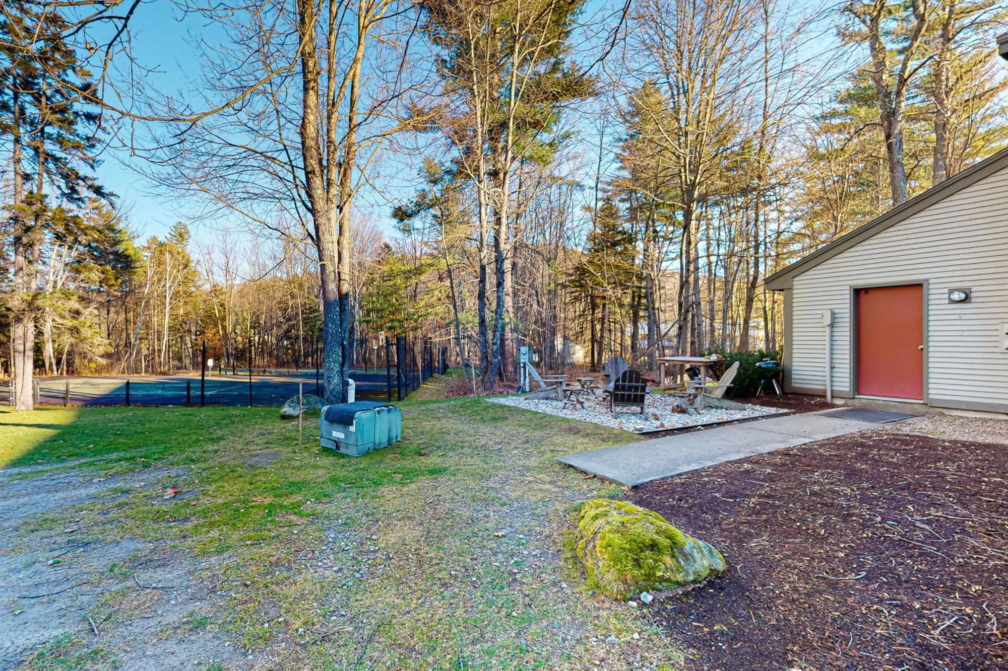 Mountain Breeze Getaway Condos Warren Room photo