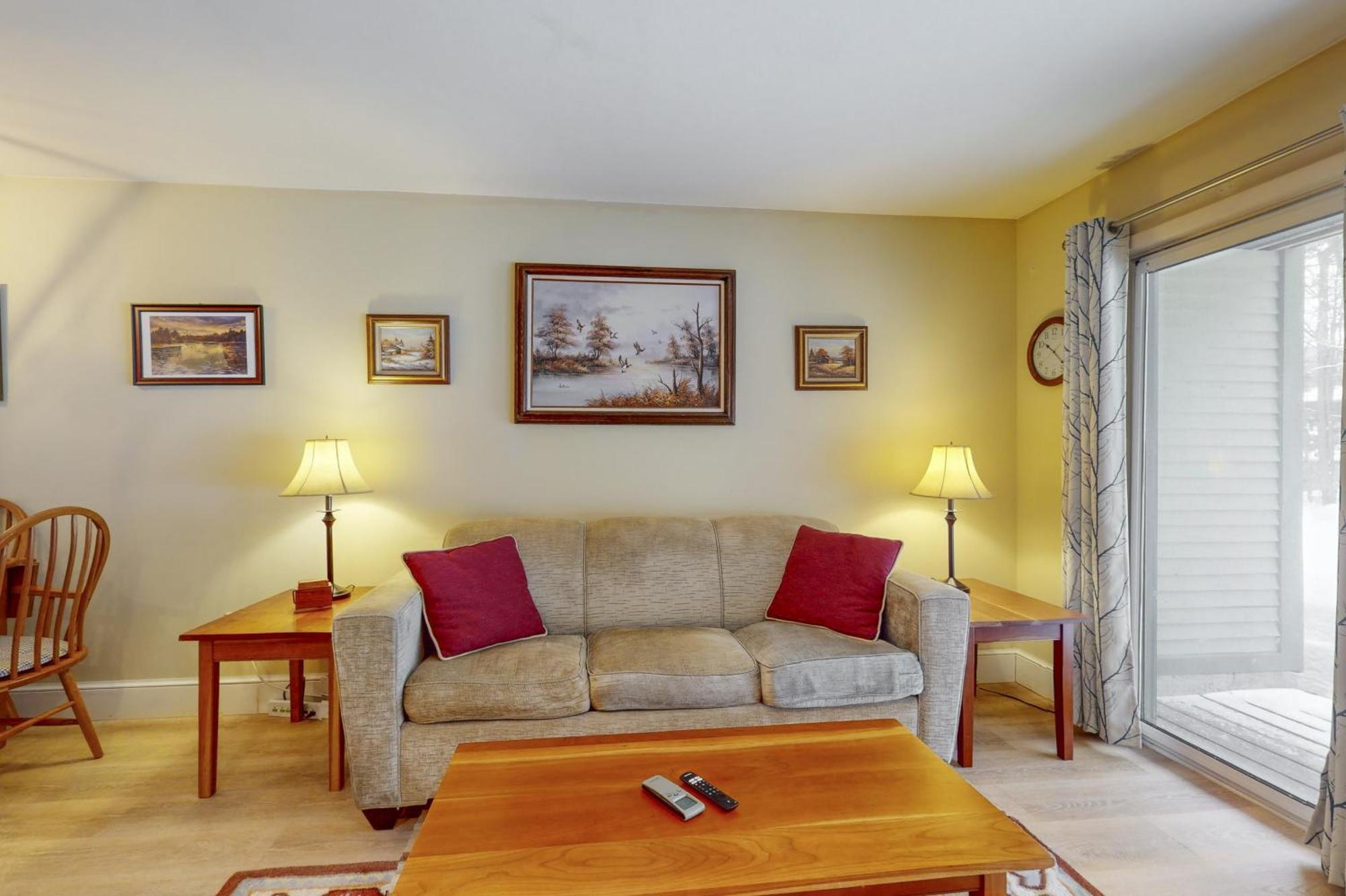 Mountain Breeze Getaway Condos Warren Room photo