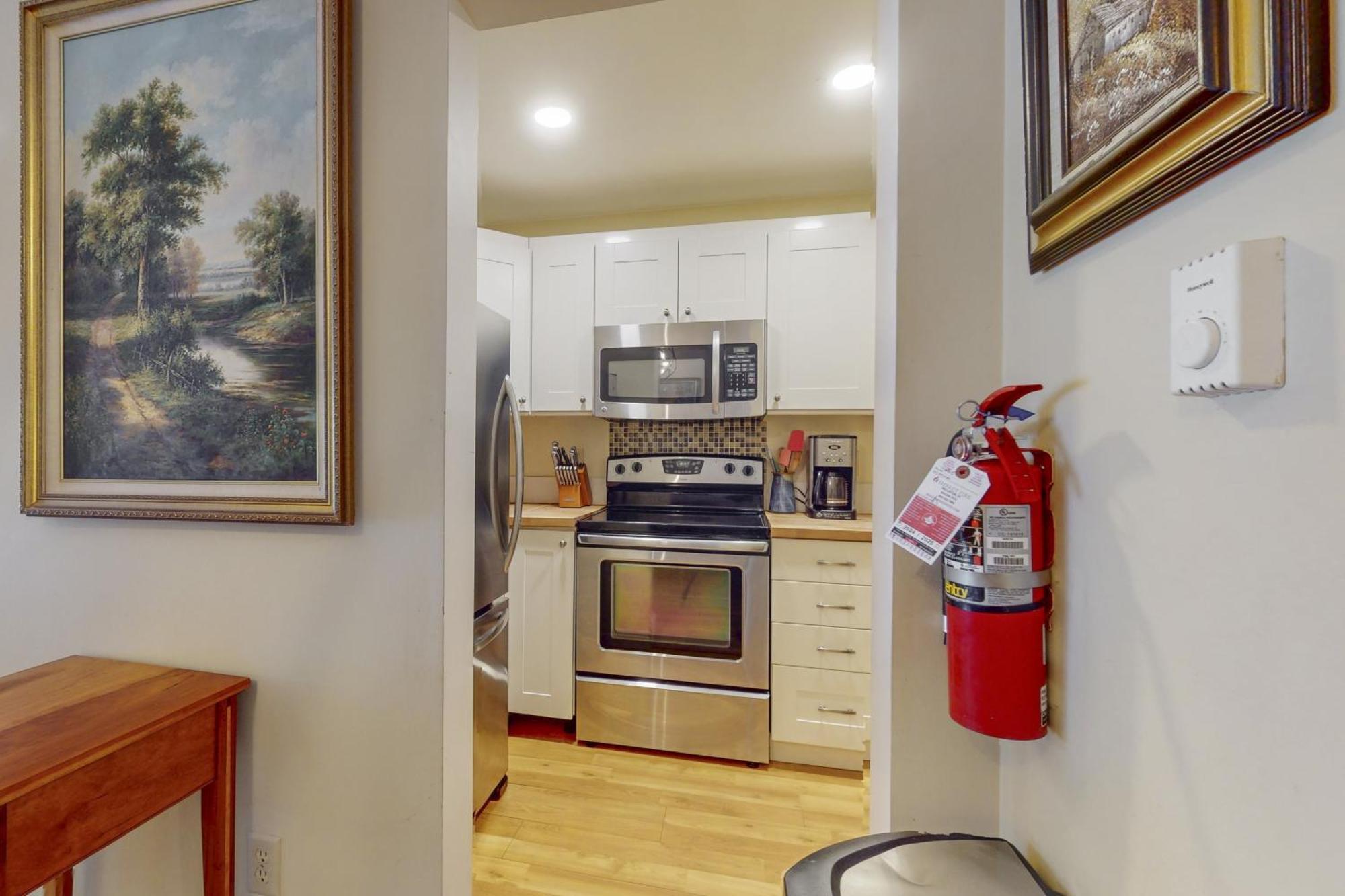 Mountain Breeze Getaway Condos Warren Room photo