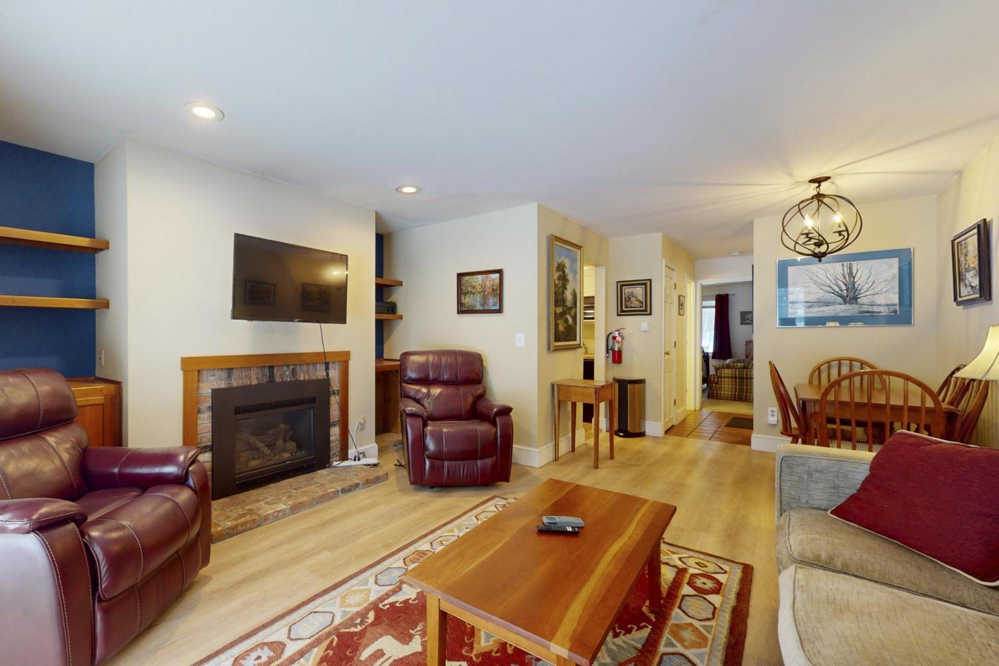 Mountain Breeze Getaway Condos Warren Room photo